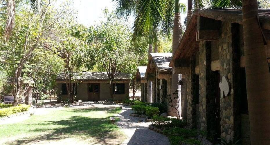 Leopards Lair Resort, Pali 4